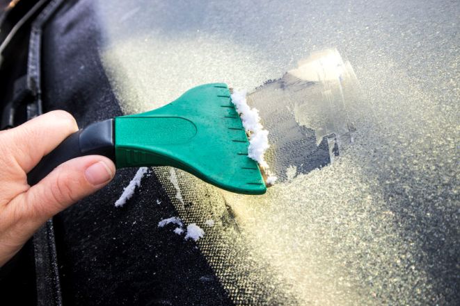 How to De-Ice Your Windshield Safely