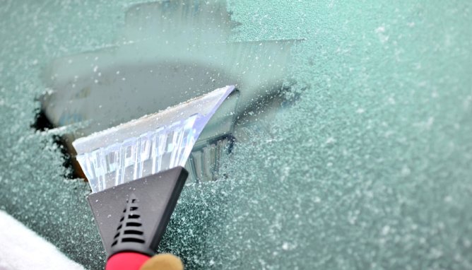 Discover the Best Way to Get Ice Off Your Windshield