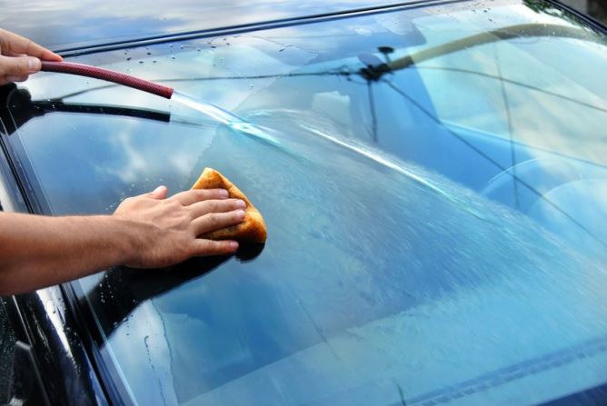 6 Tips for Avoiding Scratches in Your Auto Glass