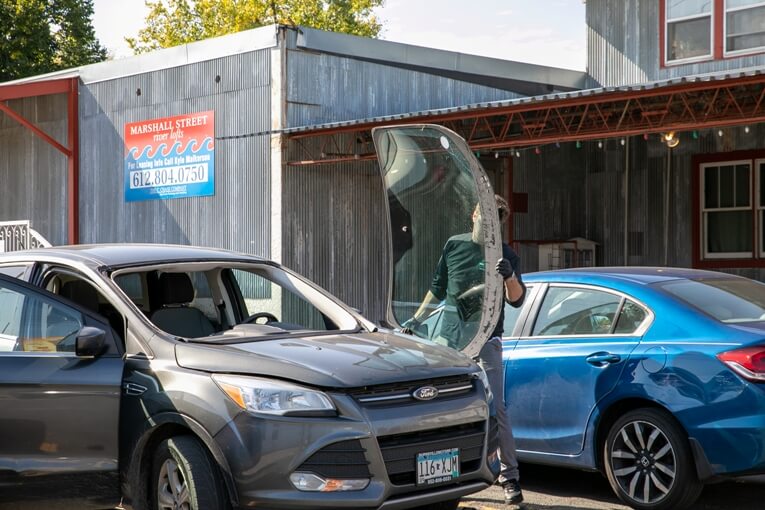 Mobile vs. In-House Auto Glass Repairs: Do You Get the Same Service?