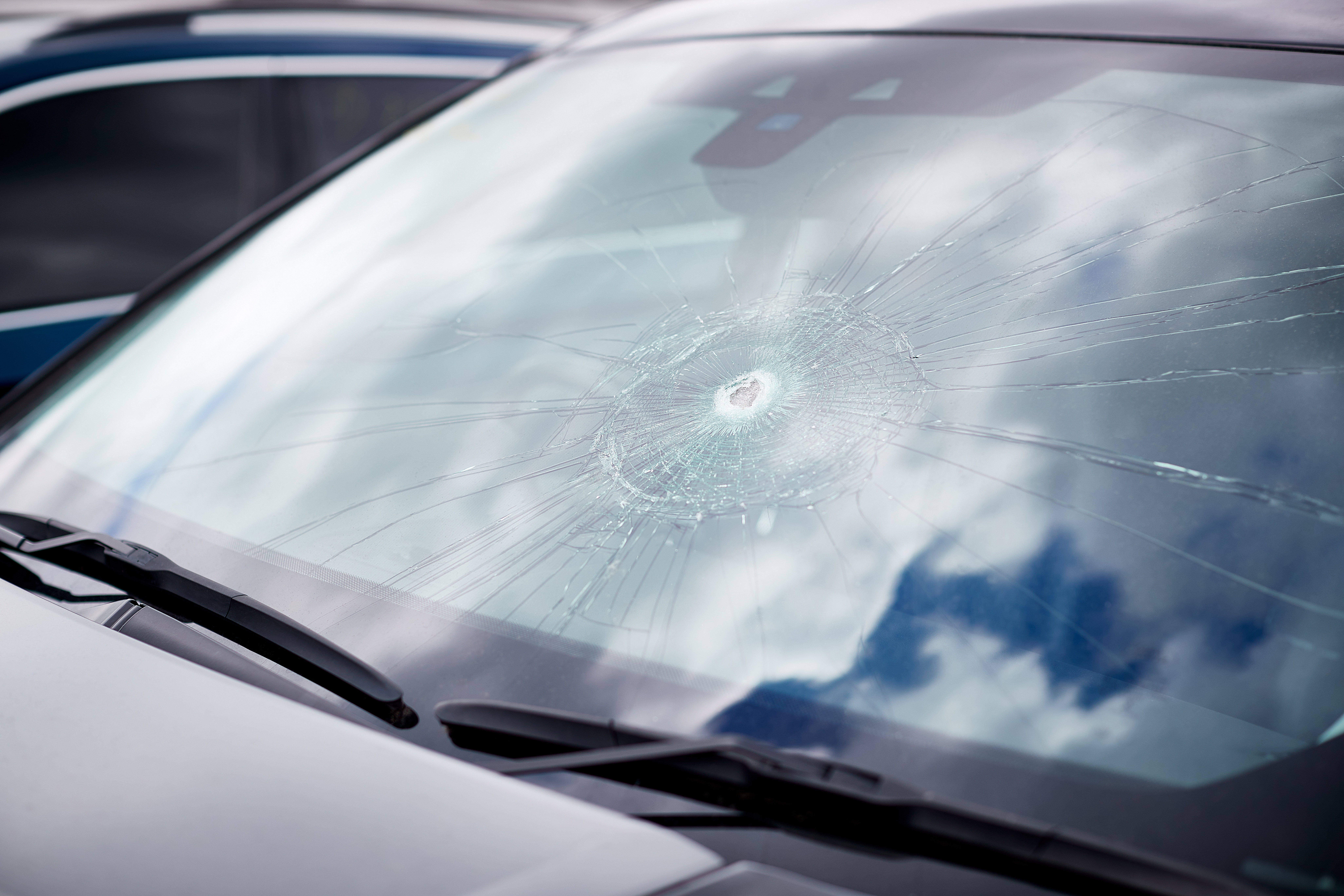 Emergency Auto Glass Repair Procedures for Safe and Fast Recovery