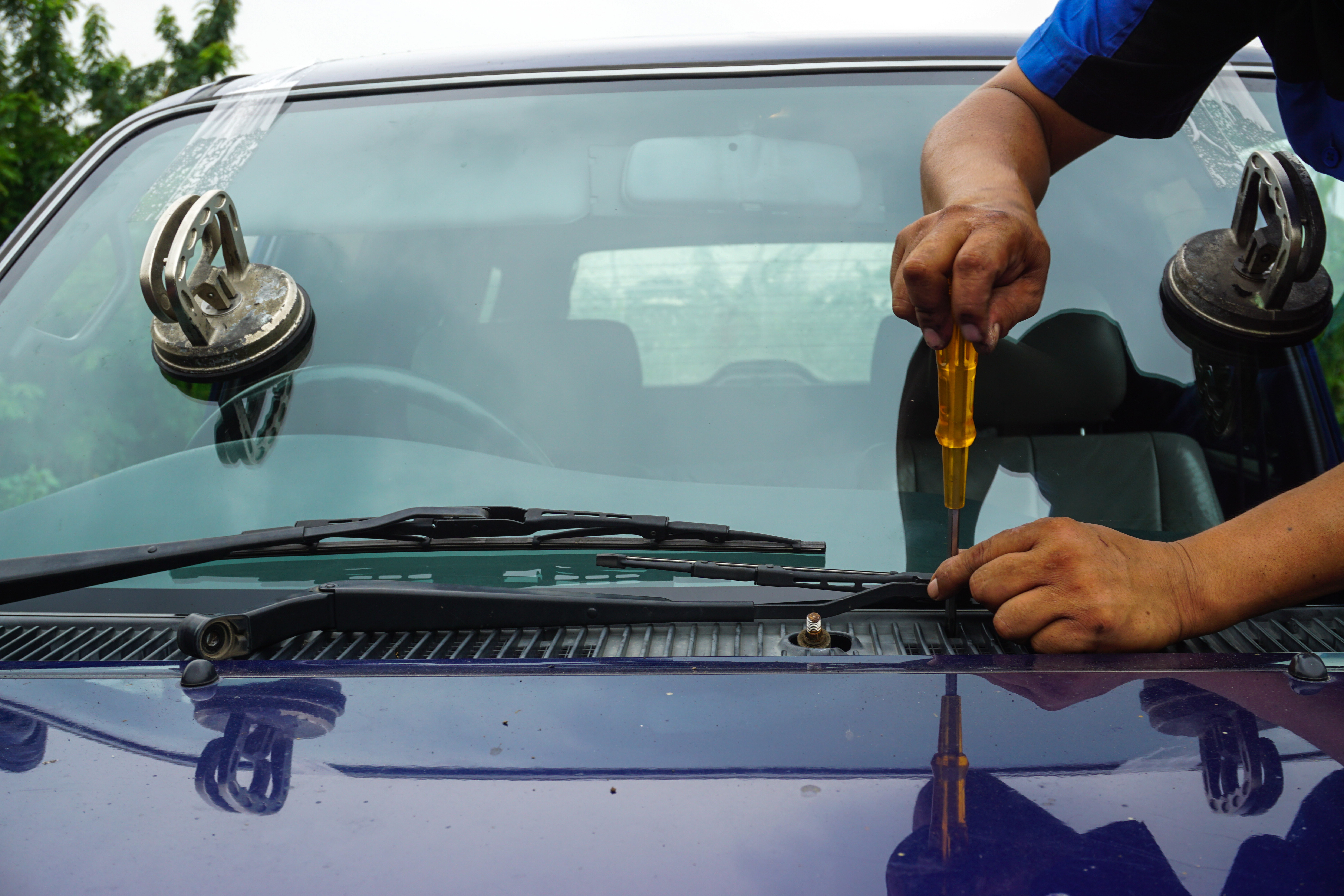 Eco-Friendly Auto Glass: Repair, Replacement & Recycling Insights