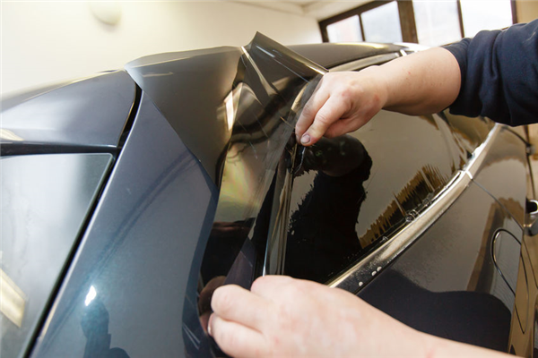 Repair Your Auto Glass Before Tinting the Windows