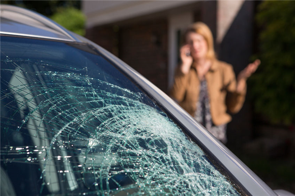 How Does Only 1 Auto Glass Determine the Cost of a Windshield Replacement?
